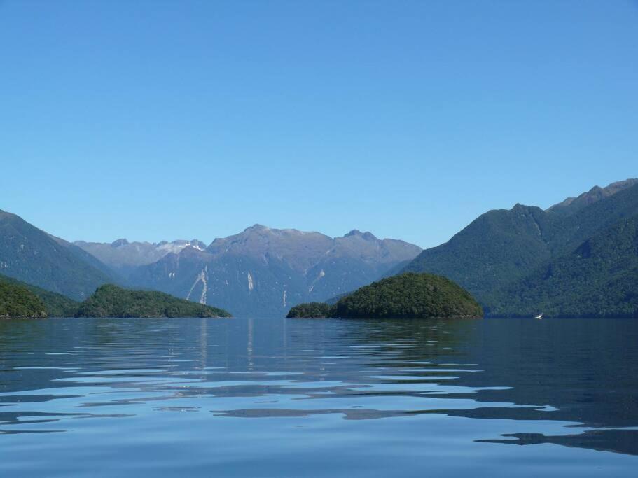 Fergus Hideaway Villa Te Anau Buitenkant foto